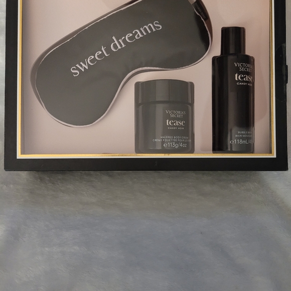 ❤Victoria's Tease gift set and comes with free gift